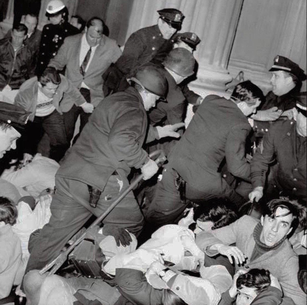 My dad was a CBS News man in the 1960s. He told me about covering the 1968 riots at Columbia & seeing police beat the hell out of students there. When a group of cops started removing their badges & approaching him & his team, they knew it was time to get the F out of dodge. 1/