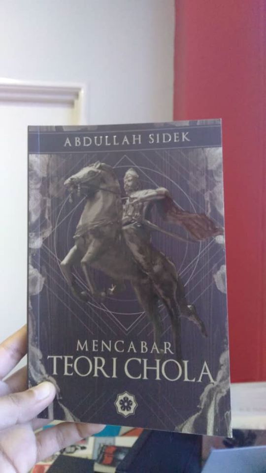 16. Oh lupa nak tunjuk ni, betapa serangan-serangan perkauman ke atas sejarah orang Melayu yang memaksa kami menerbitkan dua buah buku untuk mempertahankan sejarah Melayu. Beli 2 buku ini di:  https://www.thepatriots.store/store/books/ 