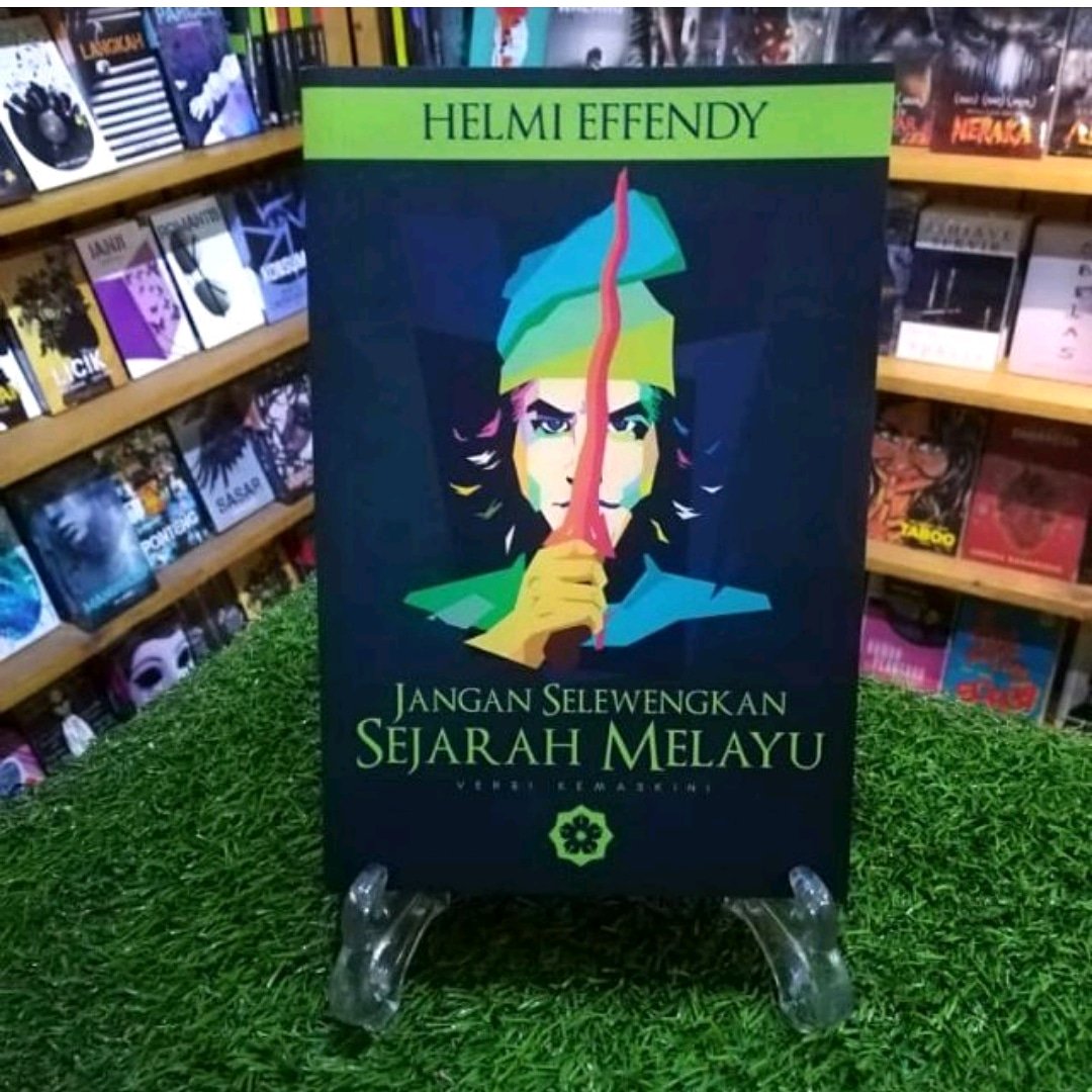 16. Oh lupa nak tunjuk ni, betapa serangan-serangan perkauman ke atas sejarah orang Melayu yang memaksa kami menerbitkan dua buah buku untuk mempertahankan sejarah Melayu. Beli 2 buku ini di:  https://www.thepatriots.store/store/books/ 