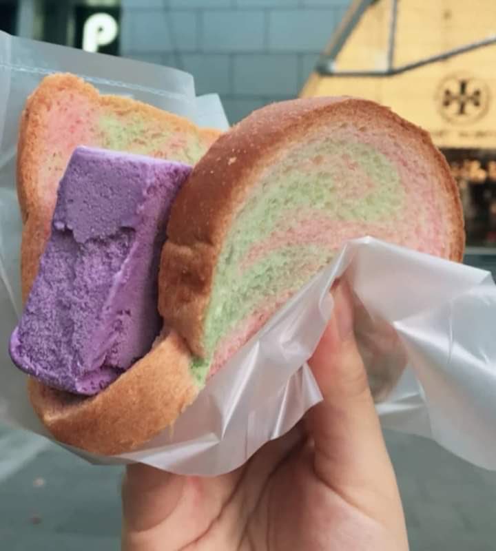 adilahamran's tweet photo. Taknak beli takpe, tapi pls RT untuk my friend’s rezeki. Dia tak ada twitter.

Penduduk N9 especially Rembau, Seremban, Senawang, Tampin. Siapa yang berminat nak makan aiskrim time panas2 &amp; nak buat aiskrim goreng:

RM7 / pcs
RM18 / 3 pcs

🛵 Runner blh htr dpn rumah 😚 https://t.co/CfrgmQixbJ