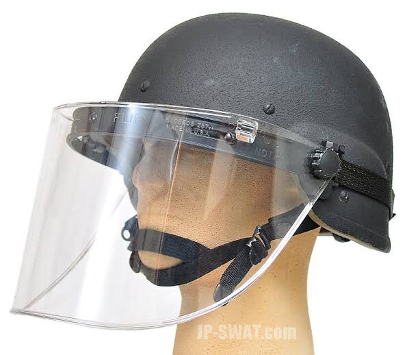 @i_BBKNHrkmn いっそヘルメット付きのこちらのシールドはいかがでしょう🙌(どっちが本体 