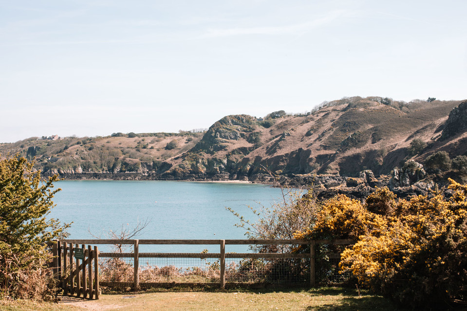 GovJersey's tweet photo. While most of us are now enjoying our food outdoors in scenic areas, please be considerate and play your part in helping to reduce the amount of litter over the weekend by taking rubbish home or to a bin that has enough capacity. https://t.co/AbCzX5ChFH