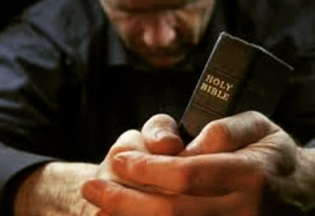 CreatedSa's tweet photo. Matthew 6:31-33 

We are taught how &amp; what to pray for. We tend to turn to prayer when we need something. Our Father knows what we need. God wants our praise &amp; worship. Make time to worship God through prayer &amp; He will supply your needs. The material things will be taken care of. https://t.co/OczagECbRo