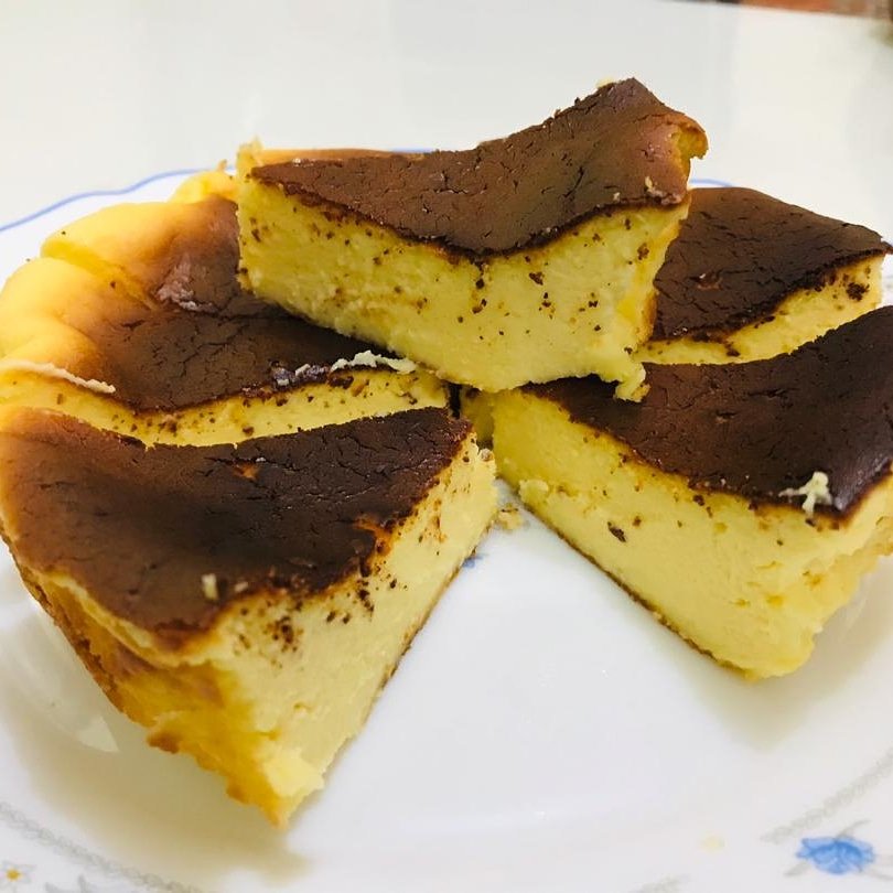 woh_nen's tweet photo. Burn Cheese Cake By Wohnen 🍰👩‍🍳 https://t.co/6qcDgJHv0j