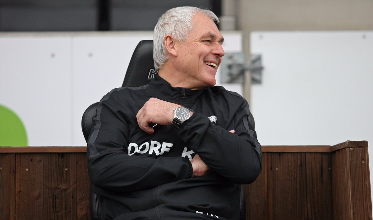 sgaspach's tweet image. 🎂 | Happy Birthday, Coach! 

Unserem Cheftrainer Hans-Jürgen #Boysen wünschen wir heute nur das Beste zu seinem Geburtstag! 🥳 Alles Liebe &amp;amp; Gute, bleib gesund und viel Erfolg heute beim Heimspiel mit hoffentlich drei Punkten als besonderes Geburtstagsgeschenk! #Dorfklub