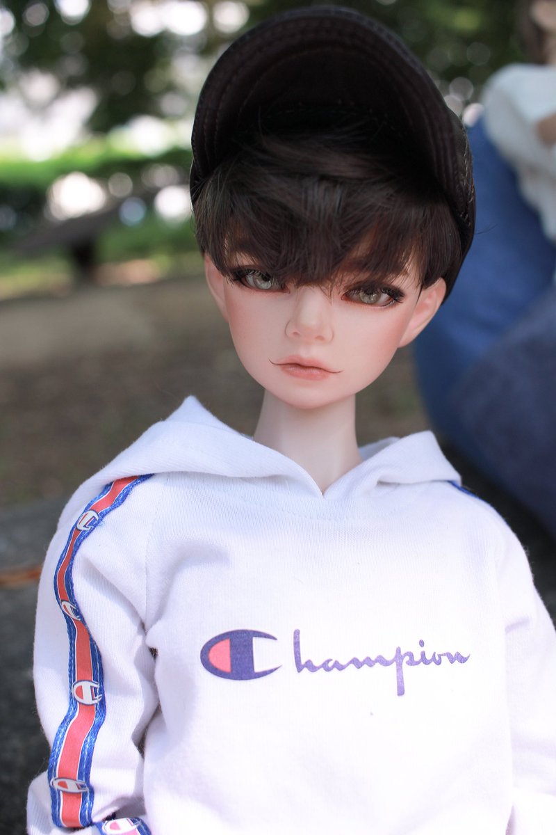 2020.05 찬란안구 후기
5/12 달모양! 하애서 걱정이 많았는데 생각보다 너무 예쁘게 맞아서 놀랫어요.밝은색이랑 흰자랑 너뮤 똑구분되서 그림자져도 동공이보이는 선명함이짱인! 동공작은거 찾느라 유목민이였는데 정착할것같아요ㅜ 작은데도 유물 진짜 깊고 섬세! 받자마자 끼워버려서 안구샷이...