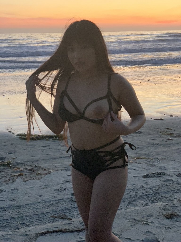 went to the beach but didnt find any good whales to spoil me :( good girl | sugar baby | sugar daddy | fuckfish https://t.co/eV6eTitKX2