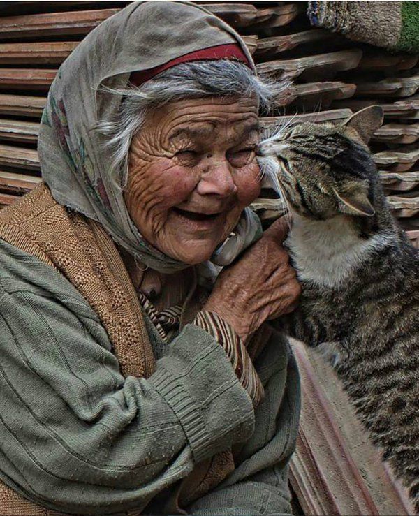 'Gülümsemediğin gün, kaybolmuş bir gündür.' - Charlie Chaplin