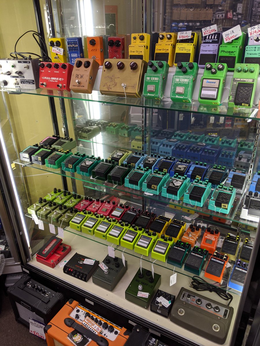 クロサワ楽器御茶ノ水駅前店 On Twitter 6階エフェクター 集めました 金ケンタに808マレーシアチップなどなど オリジナルsd 9 7台はやり過ぎた感もあるけど 気にしない