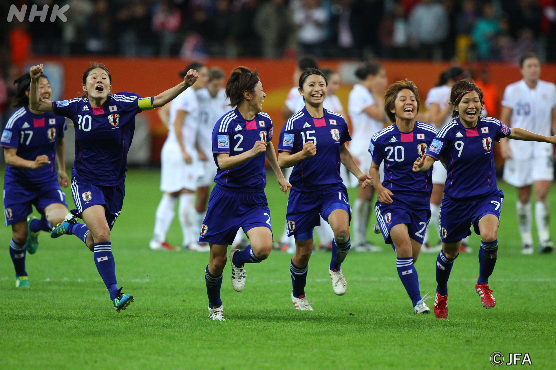 Nhkサッカー 副音声は なでしこ 生トーク Fifa女子w杯11決勝 日本 アメリカ 熊谷紗希 選手のpkが決まり とうとう なでしこ世界一 試合の思い出 メッセージ募集中 T Co D1r38wwwiu または サッカー見たいnhk でツイート Bs1 で