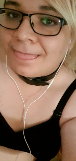 Felling nice and secure 😌 #lewd #collar https://t.co/r4KlA9ppcz<a href="/tag/lewd"class="tags">#lewd</a><a href="/tag/collar"class="tags">#collar</a>