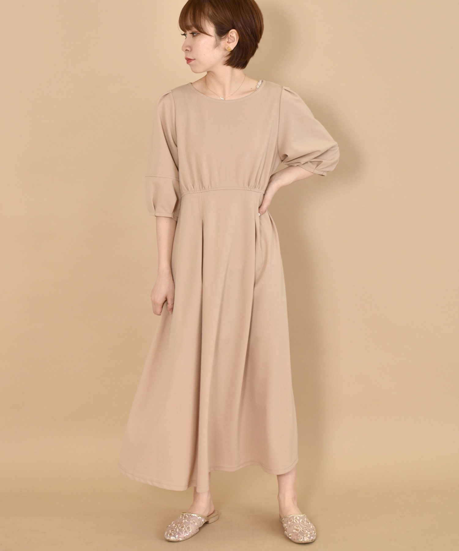 W Closet New Arrival タック フレアワンピース 3104 Color Lベージュ モスカーキ ブラウン 期間限定 Special Price 4 900 Tax 2 450 Tax 店頭 オンラインショップに入荷 Wcloset Alleybywcloset ダブルクローゼット アリーバイ W Closet New Arrival タック フレアワンピース 3104 Color Lベージュ モスカーキ ブラウン 期間限定 Special Price 4 900 Tax 2 450 Tax 店頭 オンラインショップに入荷 Wcloset Alleybywcloset ダブルクローゼット アリーバイ
