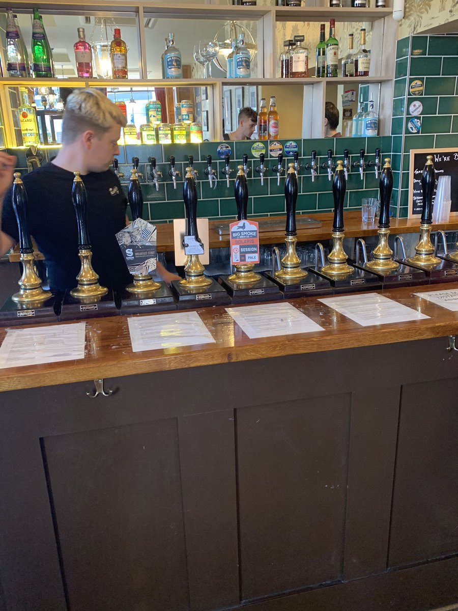 MattyMagnums's tweet photo. Civilisation at last @TheWatermansArms #barnes a cycling stop serving draught @SirenCraftBrew #oatmealstout by the #thames https://t.co/l3V8kZSY1Y