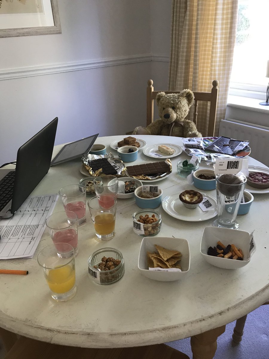 roziegolding's tweet photo. ‘Dorchester’ is really looking forward to today’s judging. He’s spotted the porridge and honey, and said he knows a thing or two about them! @guildoffinefood #greattasteawards #starsareout #supportlocalbusinesses https://t.co/mkhTDr8ze1