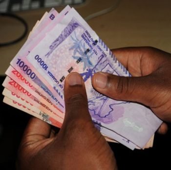 IvanK_FS's tweet photo. According to the observer USA offers each vulnerable Ugandan adult between Shs 100,000 &amp; Shs 240,000 per adult per month for the next three month. The money will be provided by the United States Mission in Uganda from the US Agency for International Development. 
#SmartBusiness https://t.co/Vy9cdim3Q3
