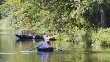 Den Haag, Zee van Ruimte! Wil je er even tussenuit en genoeg ruimte om je heen ervaren, kies dan voor Den Haag met 11 kilometer strand, weidse duinpartijen en grote parken in combinatie met de culturele rijkdom van de stad #denhaagtips #houdafstand >denhaag.com/nl