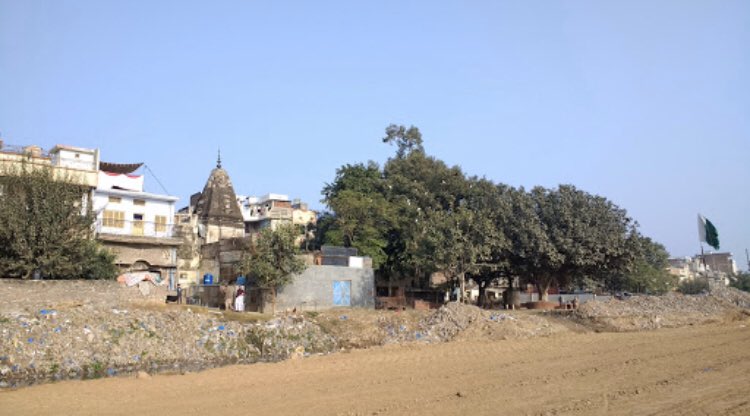 32•Ruined old Hindu temple Bagh mohalla, Jhelum, Pakistan.Now being used as a scrap godown by local.