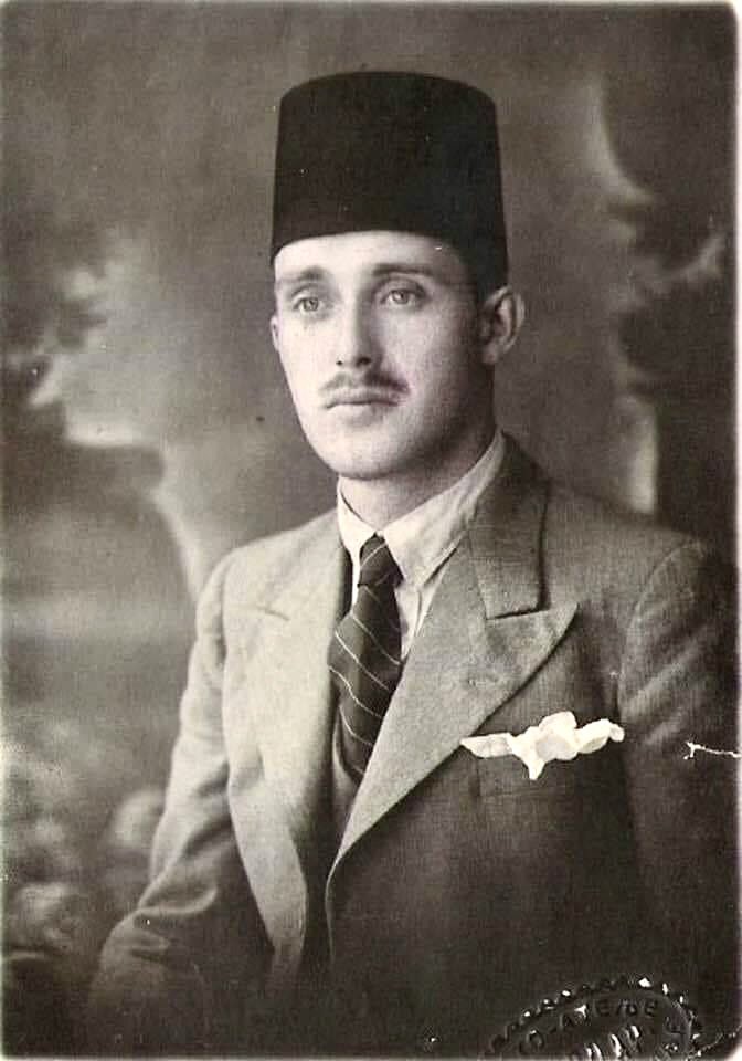 Üsküp’te 1948 yılında idam edilen Şuayip Aziz Efendi.
Şuayip Aziz ile birlikte dört aydın Türk genci, sadece üç günlük bir yargılama sonucu idam edildiler.
Tek suçları; Türk kültürü ve dilini yaşatmayı amaç edinen Yücel Teşkilatı’nı kurmalarıydı.