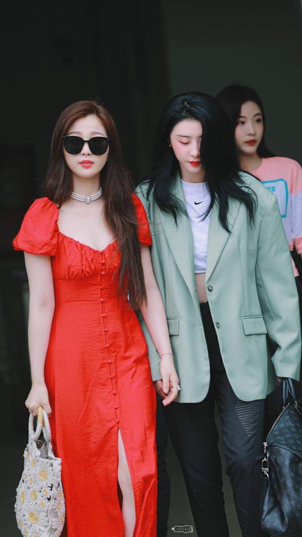 taww38's tweet photo. #Daiyuhaitang_Debut_Together
#CheerForZhaoXiaotang
#Zhaoxiaotang_Fateful_Victory
#CheerForYuShuXin
#Yushuxin_Center
Triệu Tiểu Đường bà Ngu Thư Hân cùngbnhau debut thật tốt trong đêm nay nhé, chaiyo baobeiii ❤️❤️ https://t.co/z4Z6IFNHOx