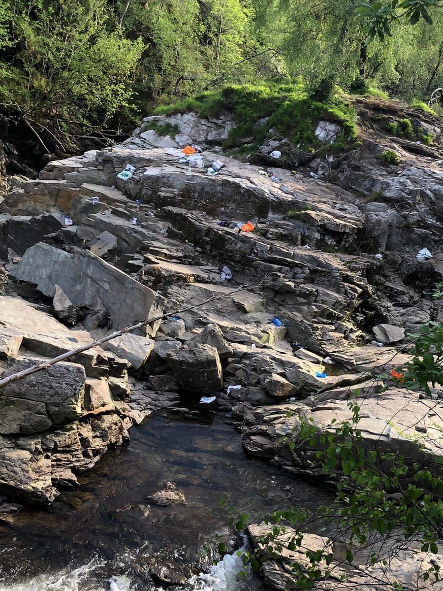 MhairiKyle's tweet image. @NicolaSturgeon @lomondtrossachs @policescotland @StirlingCouncil Falls of Falloch near Crianlarich yesterday. Fire brigade had to attend because of a bbq left unattended. Please please do something, our wee community doesn’t deserve this.