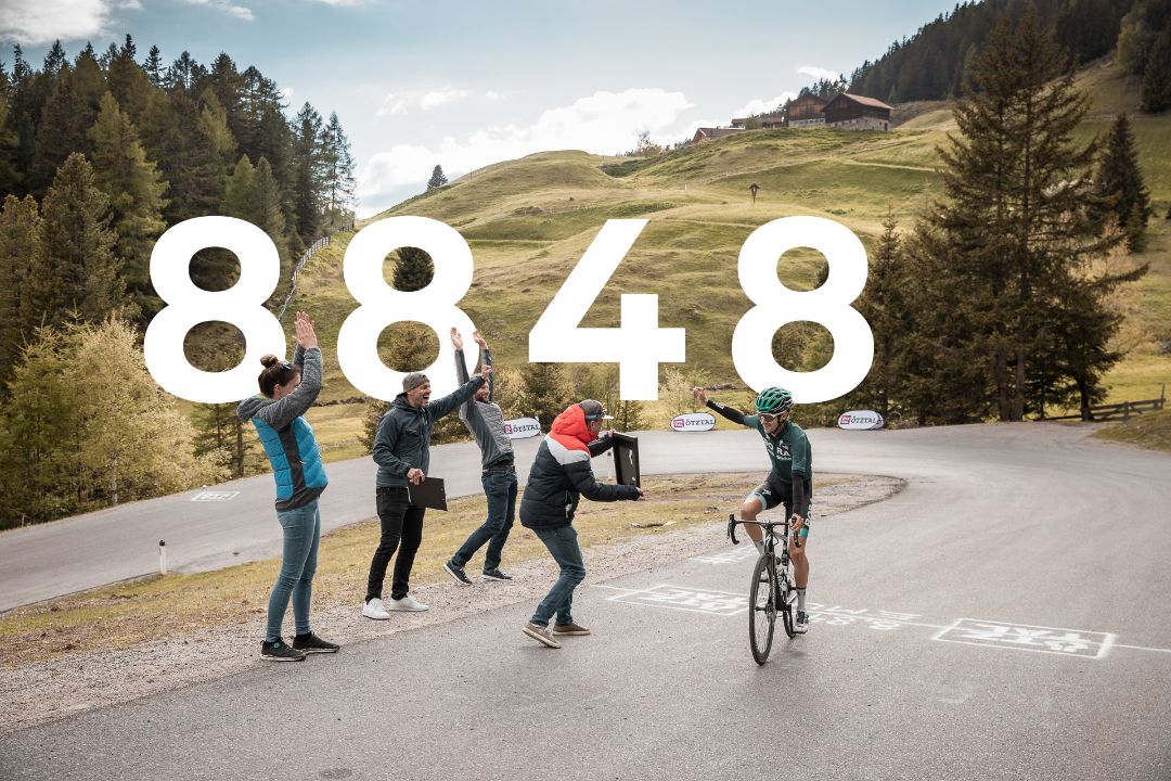 💥⁣ HE DID IT! 💥
⁣
<a href="/EmuBuchmann/">Emanuel Buchmann</a> climbed 8848m in an astonishing time of 7h 28m, setting a new unofficial Everesting record.

What's more, you can still donate to his Everest fundraiser: gofundme.com/emanuelbuchman…

Congrats Emu! 👏🏼 
⁣⁣⁣⁣⁣
<a href="/oetztalcom/">Ötztal / Oetztal</a> #Ötztal Rudi Wyhlidal