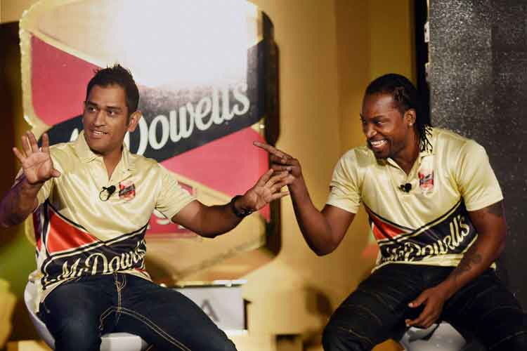 6on18_5's tweet photo. #TeamDhoni just became more Universal and Funky with Arrival of @henrygayle .

Congrats @SujoyBarg07 

This was Closest Poll Till now.

#EIPLAuction #EIPLAllStars #DhonivKohli https://t.co/ss3NRhesuq