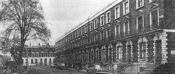 3/ The demolition of Victorian terraces to build the mid-1960s council estate was controversial. It provided 538 homes in six-storey slab blocks using the Large Panel System. After the 1968 Ronan Point explosion, the estate was judged unsafe and scheduled for demolition in 2004.