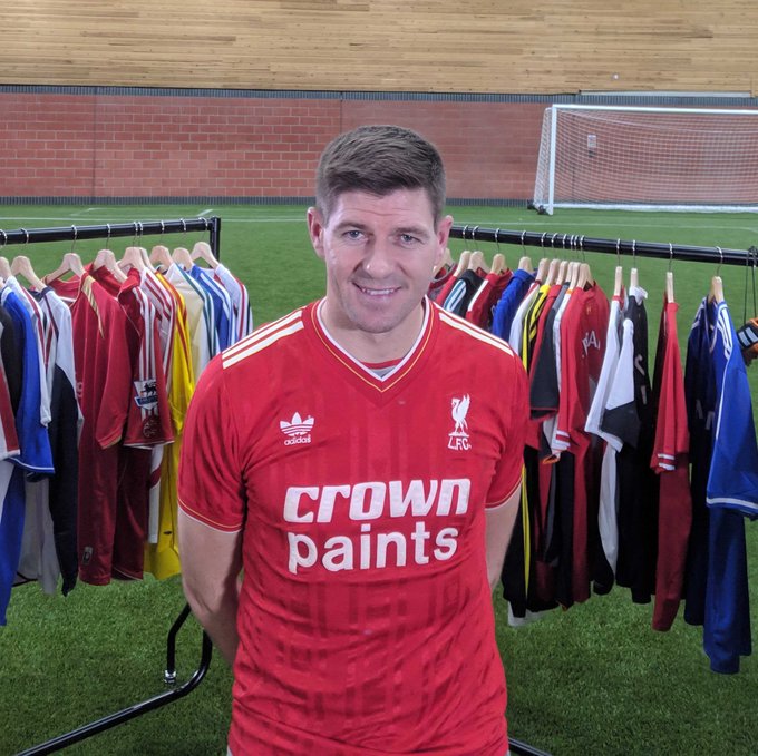 Steven Gerrard in the 1985-87 Liverpool home by Adidas

Happy Birthday Gerrard 