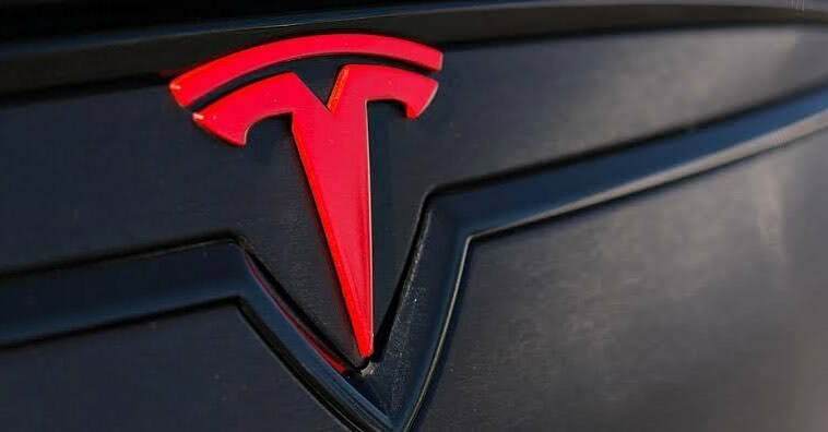 ArabaModel's tweet photo. Tesla Motors Logosu Anlamı ve Tarihçesi  Tesla Motor (Amerikan otomobil markası), ünlü bir mucit ve elektrik mühendisi olan Nikola Tesla'nın adını aldı.  Aslında alternatif akım icat eden oydu.  Thomas Edison ile birlikte uzun mesafelerde en verimli elektrik taşıma yöntemini… https://t.co/M9UfWOCrgx