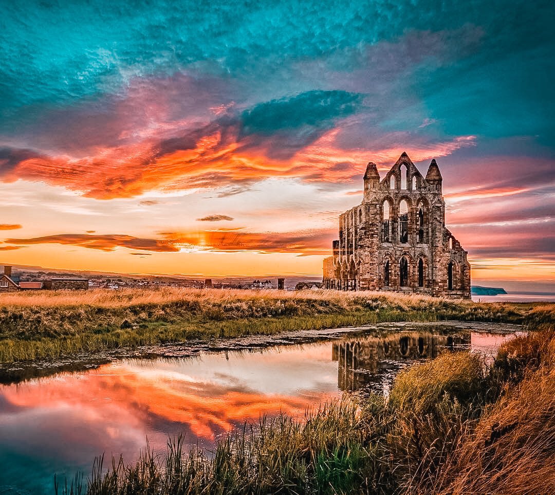 Sunset at the Abbey
————————————
@WhitbyAbbey #Yorkshire
————————————
#englishtourismweek20 
#welcometoyorkshire
#ThisIsEngland #igersuk #LoveGreatBritain #OMGB #MyMicroGap #bbcyorkshire #bbcweather #bbclooknorth #itvcalendar #photography #StormHour