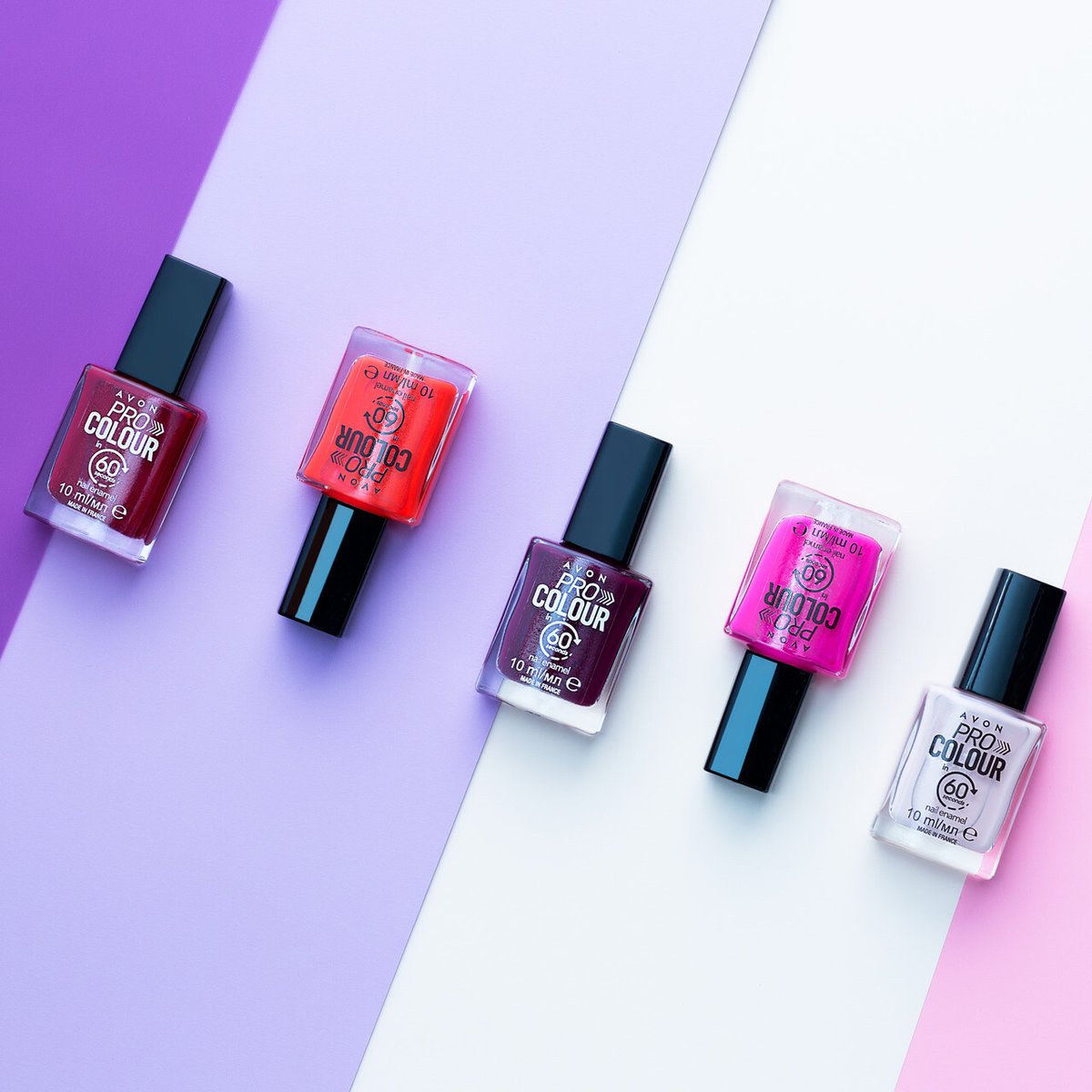 Yeventdesigns's tweet photo. Ladies, be sure that when painting your nails you always use a base and top coat! 💅
This will make sure your nail polish last a lot longer! 😃 
#BaseCoat #TopCoat #Avon https://t.co/XDi5fgBdCl