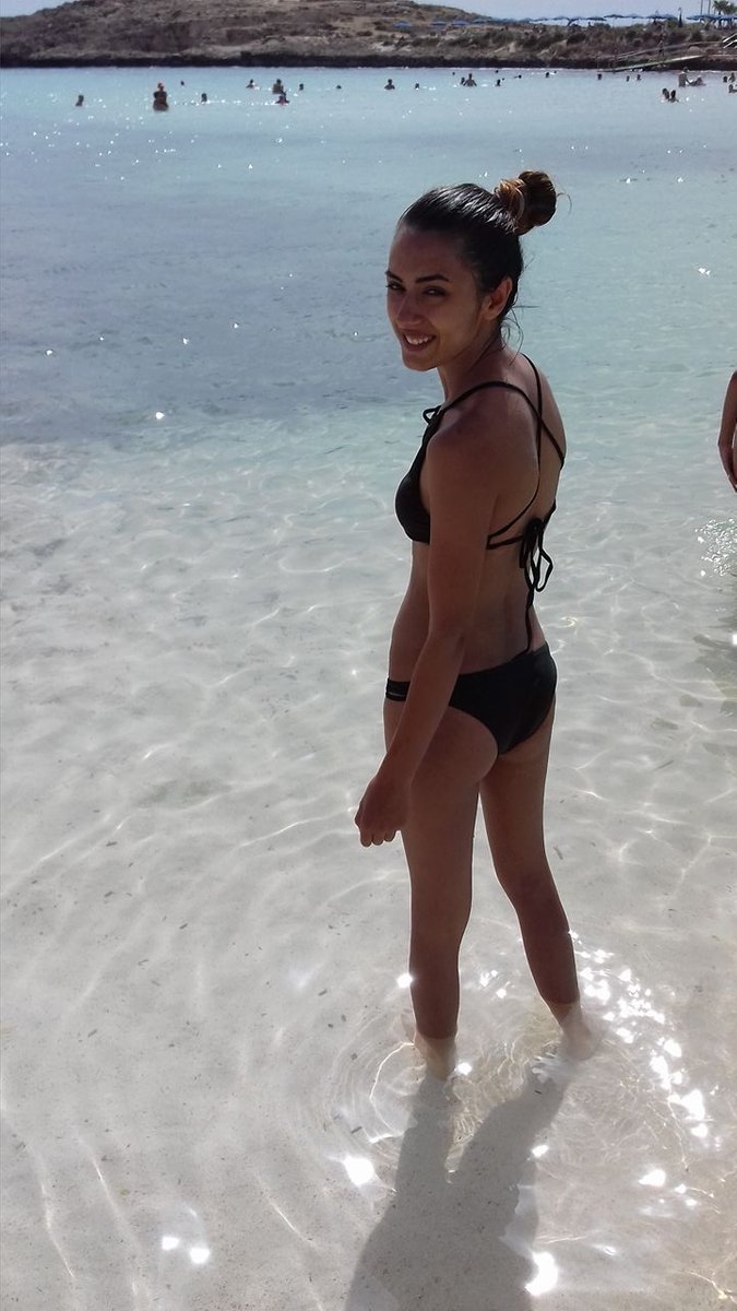 Üniversiteli kızın fotoğraflarını ve videolarını görmek için tıkla: tr.link/ZCJ
#türkifşa