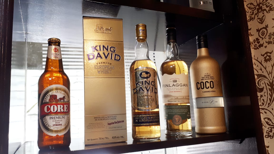 kingdom1801's tweet photo. King David Premium European Whisky #KingDavidWhisky #PremiumEuropeanWhisky #CorepremiumEuropeanBeer #StrongBeer #EuropeanWhisky #EuropeanBeer #BottledInOrigin #ImportedWhisky #ImportedBeer #KD #Core #PremiumEuropeanWhisky @KingDavidWhisky @whistlerspirits @CoreBeer_ https://t.co/PlAnU2wQaF