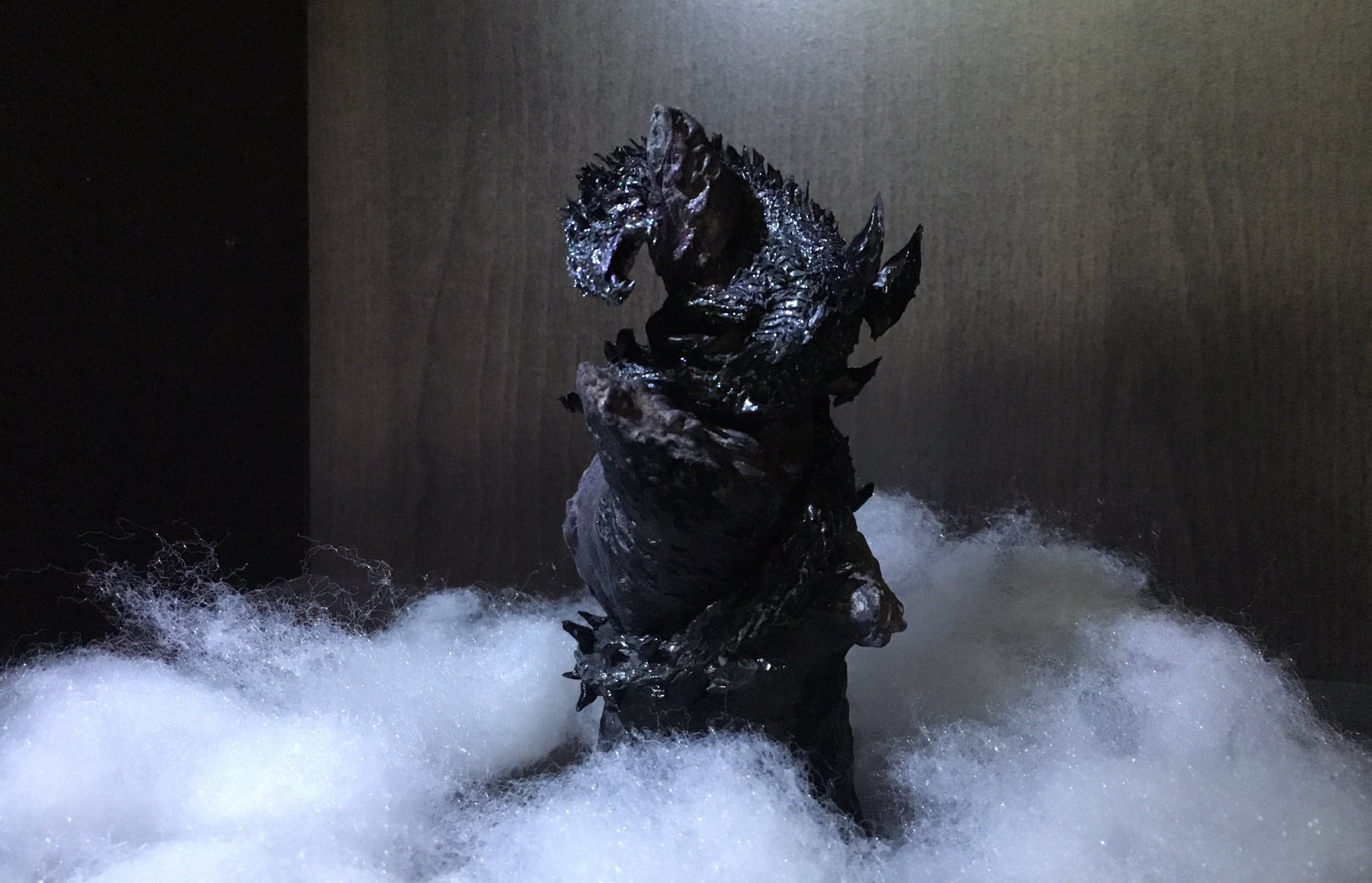 تويتر ごいち على تويتر ダラ アマデュラ 古代種 今回は躍動感のある咆哮ダラを作りました 瘴気の谷に眠る蛇王龍古代種の生きていた時の姿をイメージして全体的に暗めです ターンテーブル 制作過程動画 T Co Y6ir0jopza T Co S8jxj2ileq