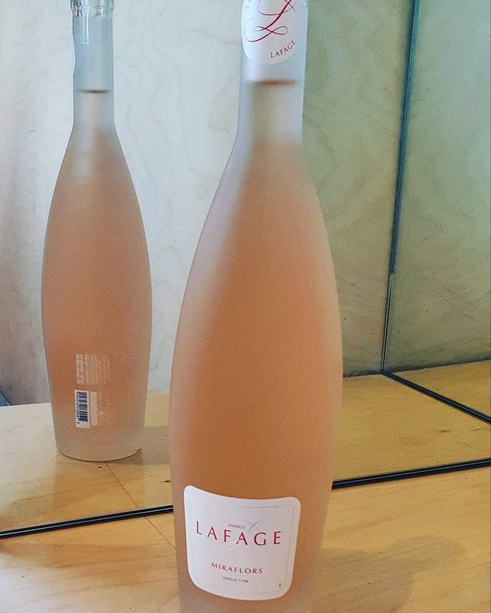 woodruffdublin's tweet photo. It's a rosé kind of day...Lafage miraflors rosé Languedoc. Crisp, vibrant strawberry & raspberry fruit. Clean & pure with great texture #popupwineshop #offlicenceprices #woodruffstepaside #91points #musttryrosedecantermagazine https://t.co/6Kr80Dju92