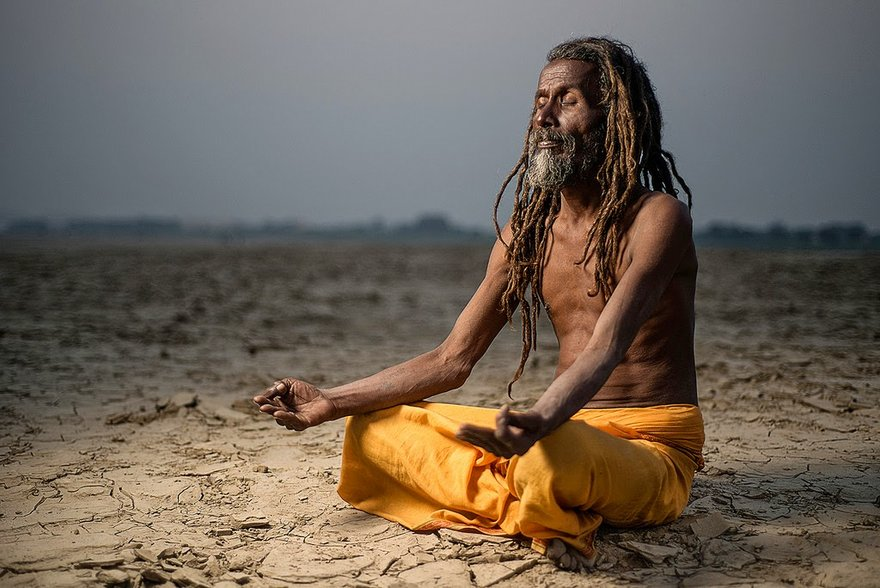 7/7In Ancient time, Sages use to live 1000 years. They use to do meditation and samadhi in clean pollution free environment. They probably trained their breathing technique to extend their life span.