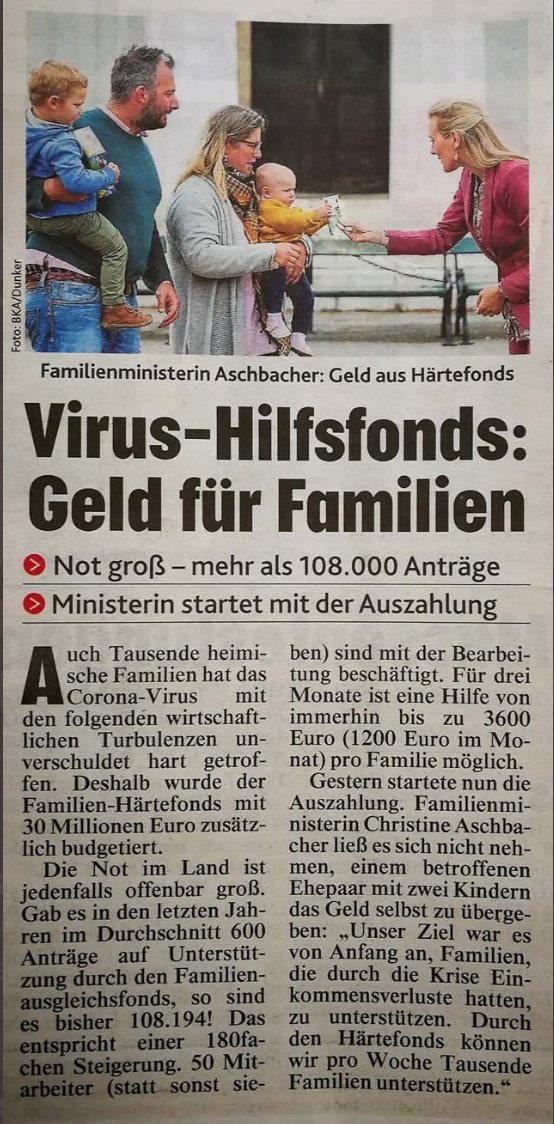 Armin Wolf (@arminwolf) on Twitter photo Foto: BKA = Bundeskanzleramt.
Drei Fragen dazu:
Warum macht man als Politikerin sowas?
Warum ist ein Fotograf des Kanzleramts dabei?
Vor allem aber: Warum druckt ein Medium dieses Bild unkommentiert ab?
(via <a href="/JChristandl/">jürg christandl</a>) Foto: BKA = Bundeskanzleramt.
Drei Fragen dazu:
Warum macht man als Politikerin sowas?
Warum ist ein Fotograf des Kanzleramts dabei?
Vor allem aber: Warum druckt ein Medium dieses Bild unkommentiert ab?
(via <a href="/JChristandl/">jürg christandl</a>)