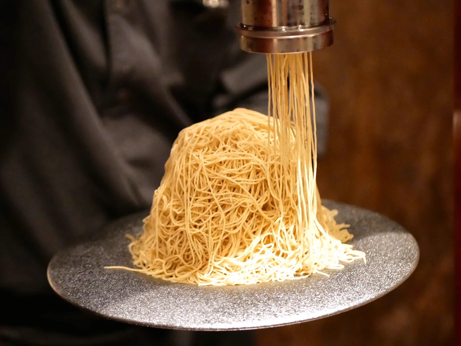 極細の和栗がたまらない！？絞りたて和栗モンブラン専門店「栗りん」がオープン！
