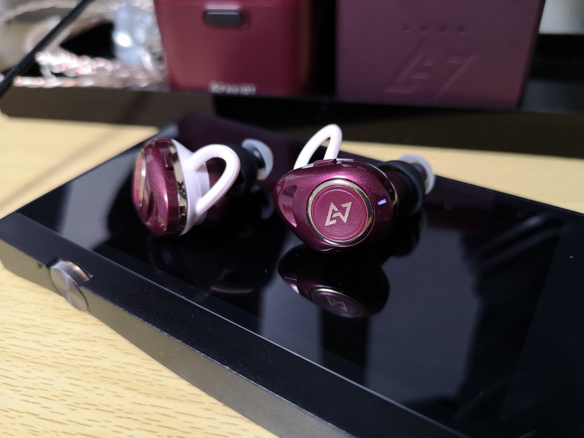 asa_tone815's tweet photo. 暫く別界隈に行ってましたが、今年1月の頭に注文したTE-D01d mk2がようやく手元に届きました...！
大抵のイヤモニの納期よりも待ちましたが欲しかったものなので届いてくれただけで満足です(笑)
(｀･ω･)bこれから聴き込んでいこうと思います!!! https://t.co/dolSVBBVrM