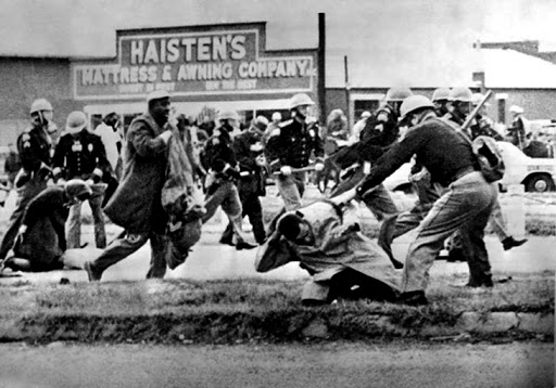 In the 1960s, it took images & newscast from events like Bloody Sunday (the March Across Pettus Bridge; peaceful people attacked with batons & dogs) to stir the conscience of this nation, to force even white people to pay attention. #GeorgeFloyd's murder is the catalyst in 2020.