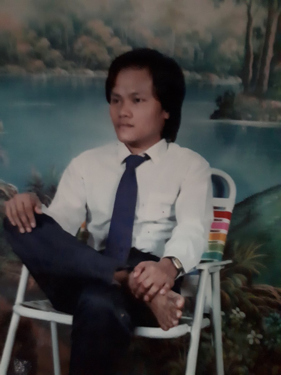 abdulgani980510's tweet photo. Sangat sulit menerima kematian seseorang yg diCintai
.
Bahkan kadang kita berfikir bahwa mereka tidak akan pernah mati,,
..
Dan hidup bahagia selamanya.
Semoga tenang disana pak,,,
. #deepheart https://t.co/QsLc92MAhe