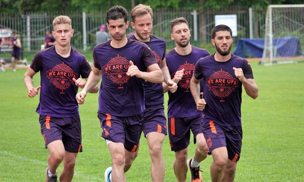 fcufa_en's tweet photo. The morning training was very hard, but we did it! The players ran 8 km! 💪🏻✊🏻 https://t.co/ttSuNb5RSY