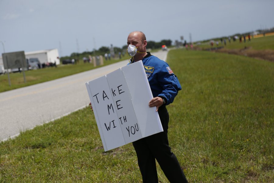 EZR17z6X0AEF43l?format=jpg&name=900x900