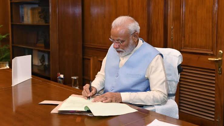 After resuming office, the first thing PM Modi did is for the welfare of our heroes.Government’s 1st decision PM’s Scholarship Scheme under d National Defence Fund including enhanced scholarships for wards of police personnel martyred in terror or Maoist attacks. #1YearofModi2