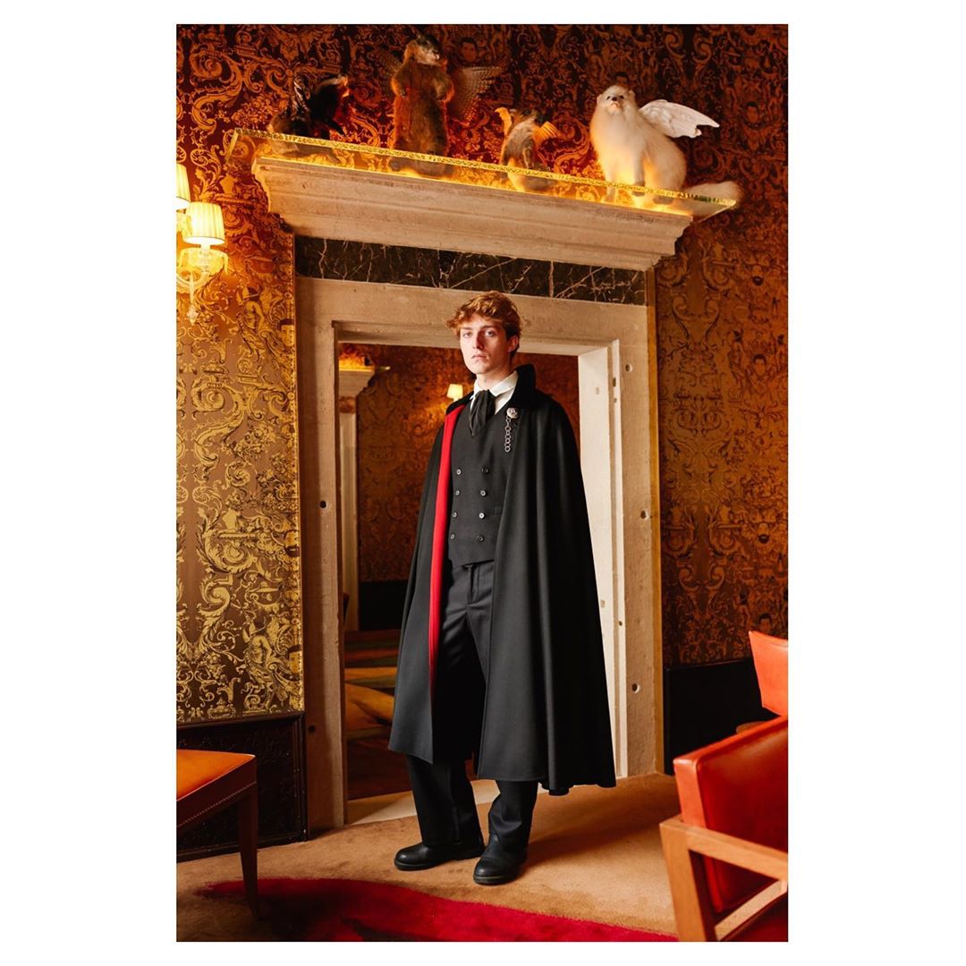 menswearcape's tweet photo. #yestocapes #menswearcape #mencape #cape #mencape #bringbackthecape #capethefuture #capa #cloak #modelcape #tabbaro #menswear #capestyle #capefashion #spreadthecape #menscape #dandycape https://t.co/79QzVffe6G
