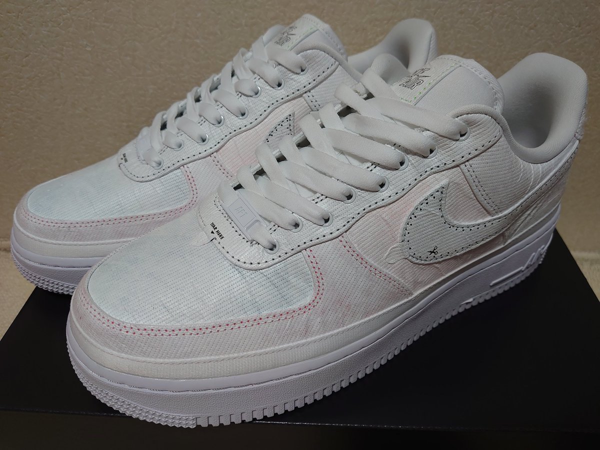 mobstyles0823's tweet photo. NIKE WMNS AIR FORCE 1 '07 LX マルチカラー！

一見真っ白だけど二重構造になってて、下には色々な色が！
自分で剥がしてもよし、自然に剥すもよしの履き育ててくのが楽しみな1足！

#あおコレ
#NIKE
#WMNSAIRFORCE1
#07LX
#マルチカラー https://t.co/FbFDUc7FpZ
