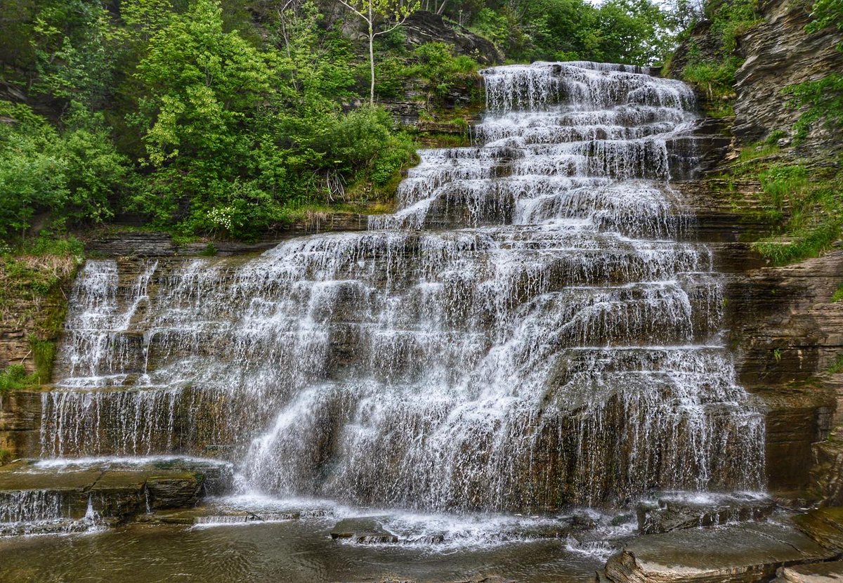travelingmitch's tweet photo. Ya’ll know I’m cohosting a little Twitter chat at 2pm EST on Monday with @FLXWineCountry, right?

Well to honour that, I’m posting my four favourite photos I’ve snapped in the #flx region.

Have you visited the Finger Lakes? If so, feel free to share a few of your own 🙌

#myflx https://t.co/lJvwqWge2a