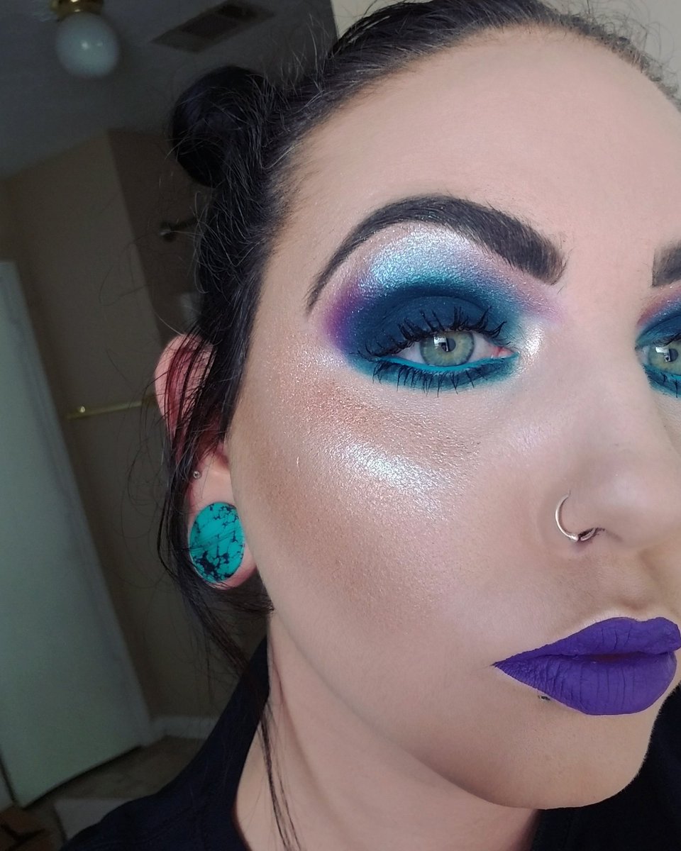 WhoisElizza's tweet photo. Make up of the day using mainly @JeffreeStar cosmetics🖤🖤 
#Bloodlust for the eyeshadow 
#Supremefrost in hypothermia on my brow bones and cheeks. 
#VelourliquidLip in I'm royalty on the lips. 
@MMMMITCHELL and P.Louise paint in my eye water line. 
@ABHcosmetics on my eye brows https://t.co/12DkdgoH9Z