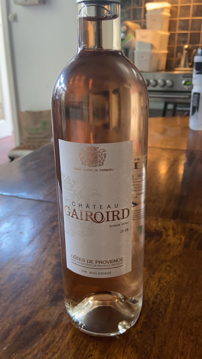 Whilst preparing tonight’s <a href="/Virtual_Vines/">Virtual Vines</a> event, I’m revising my #Provence #rosé from <a href="/welchandco/">Welch & Co</a>. I’ve chosen goats cheese from <a href="/PangCheeseShop/">Cheese Etc</a> HOWEVER it was a (not so) gentle reminder to hubby <a href="/NickGaler/">Nick Galer</a> that I NEED <a href="/flyingfish31/">Flying Fish Seafoods</a> #crab #mussels in my life. PLEEEEASE