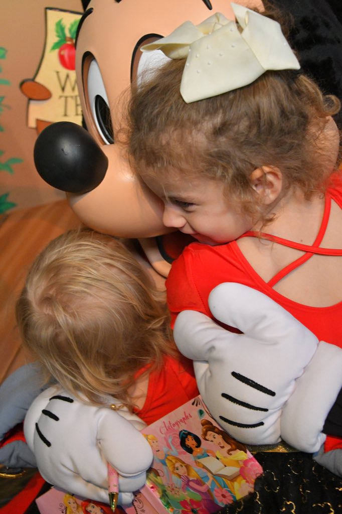 MinnieMouseEars's tweet photo. These photos were taken at @Disneyland mere weeks before the Nation stopped. We would have never imagined that these would be the last character photos my girls might have for a long, long time. Will kids every get to hug a character again? 🤷‍♀️ #disneymom #disney https://t.co/itc8MML0aT